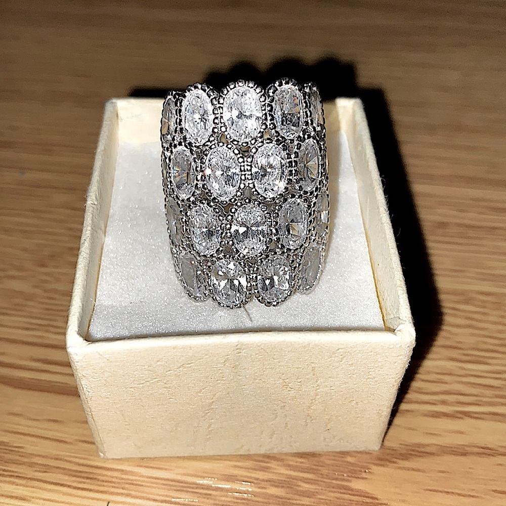 **CRYSTAL STATEMENT RING** - Picture 6 of 10